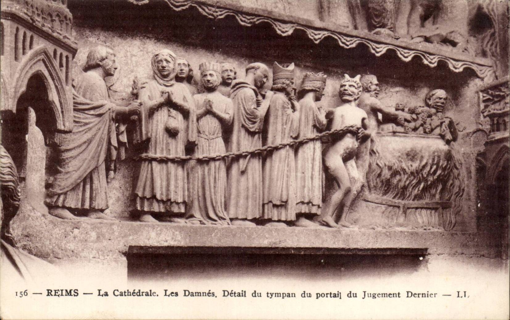 CPA Reims La cathedrale Les damnes Detail du portail du jugement dernier