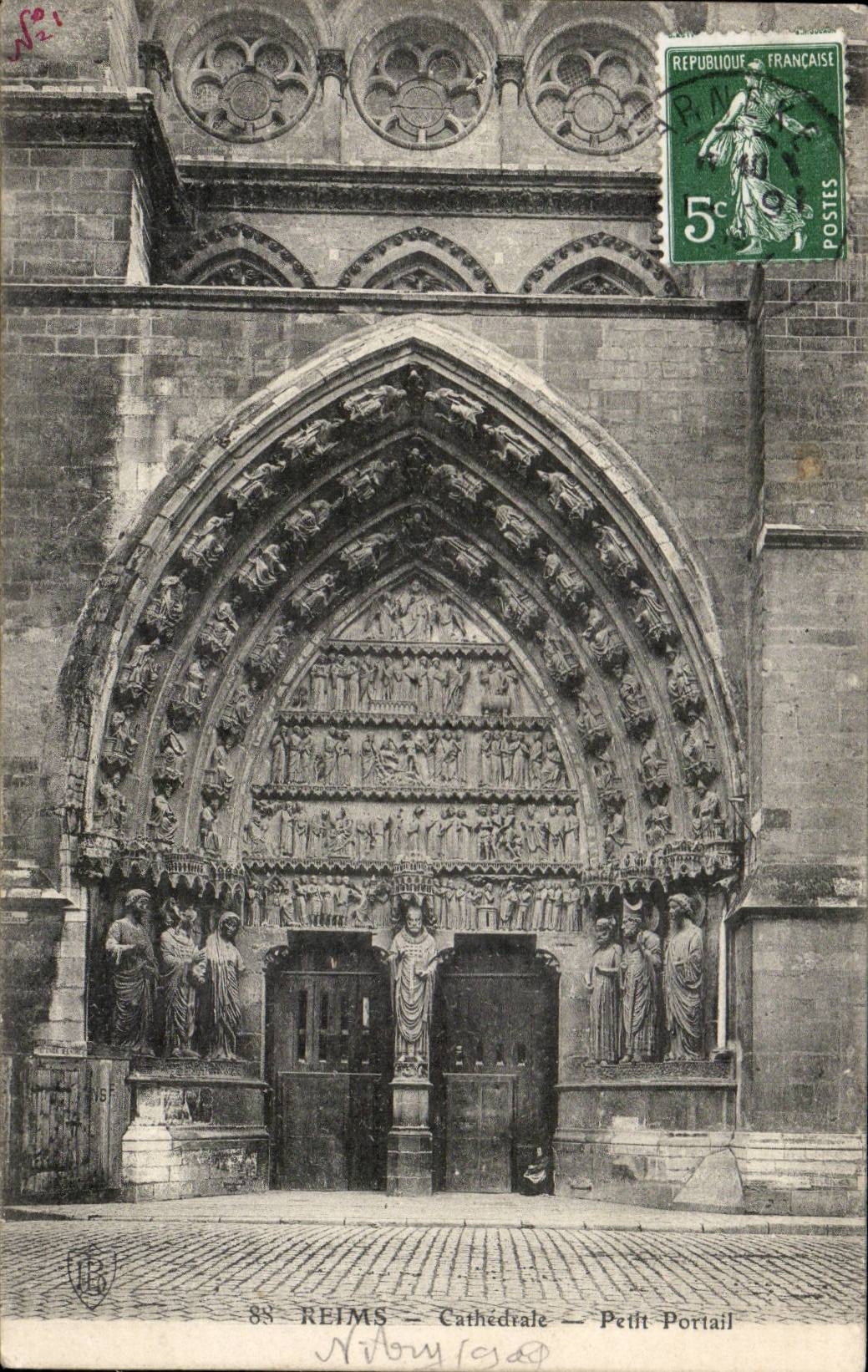CPA Reims La cathedrale Petit portail