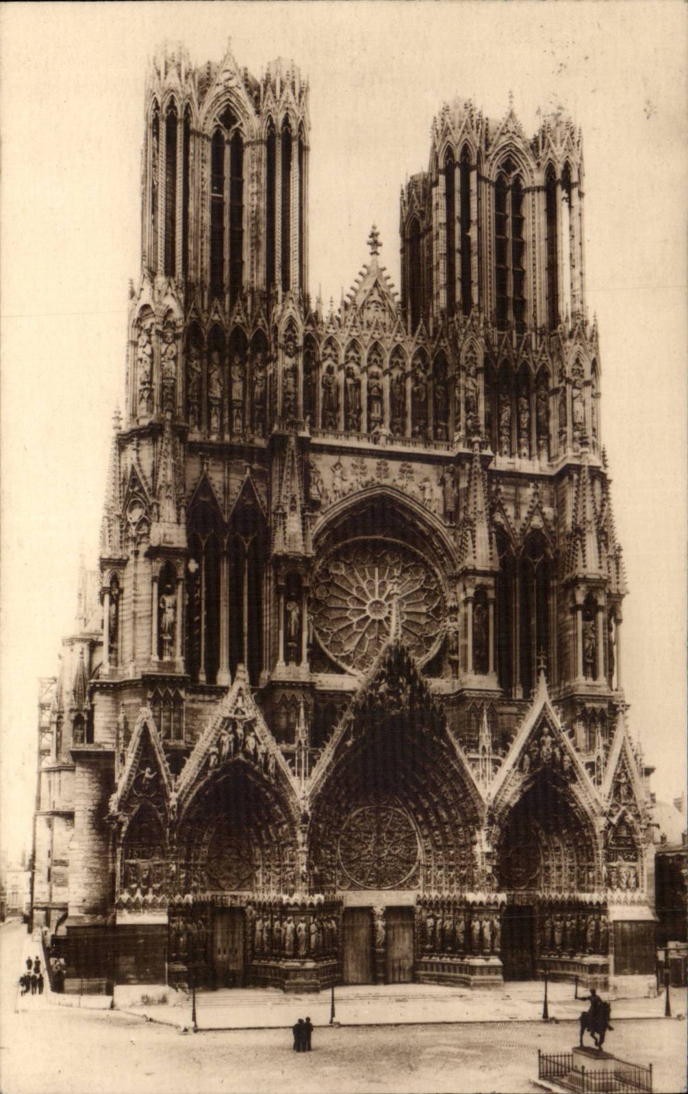 CPA Reims La cathedrale avant la guerre