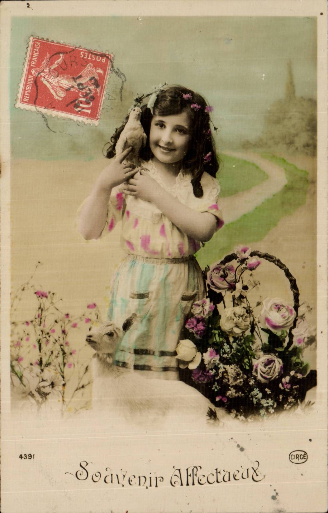 CPA Fantaisie Enfant Jeune fille et colombe