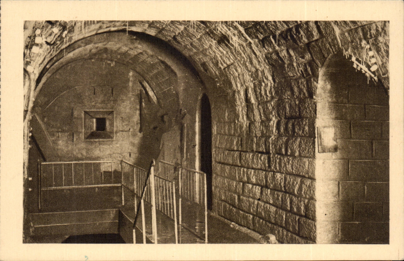 Fort de Douaumont — Emplacement d'une cantine à l'extrémité d'une galerie