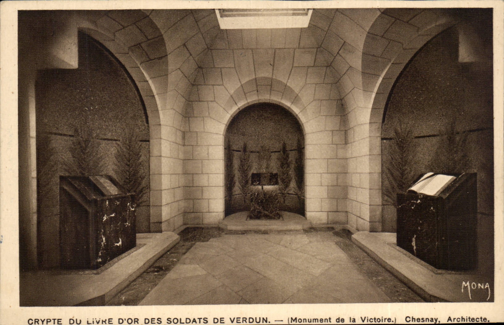 Crypte du Livre d'Or des Soldats de Verdun — Monument de la Victoire — Chesnay, Architecte