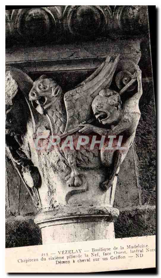 CPA Vezelay Basilique de la Madeleine Chapiteau Demon a cheval sur un griffon
