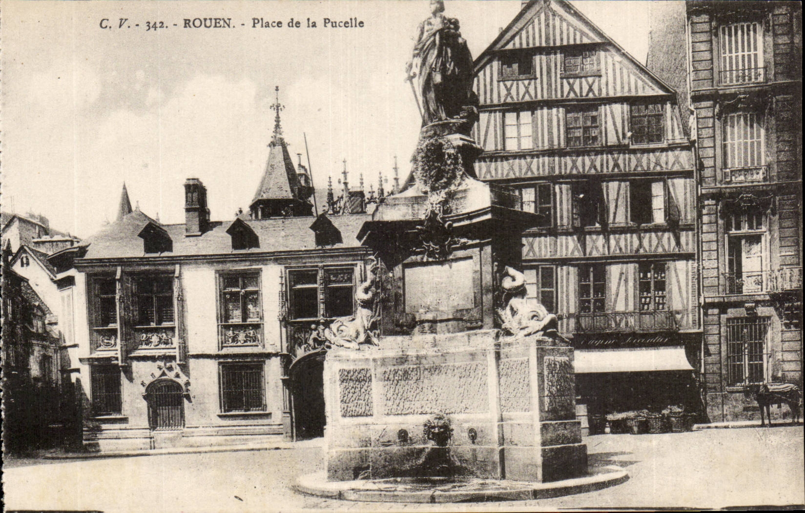 CPA Rouen Place de la Pucelle
