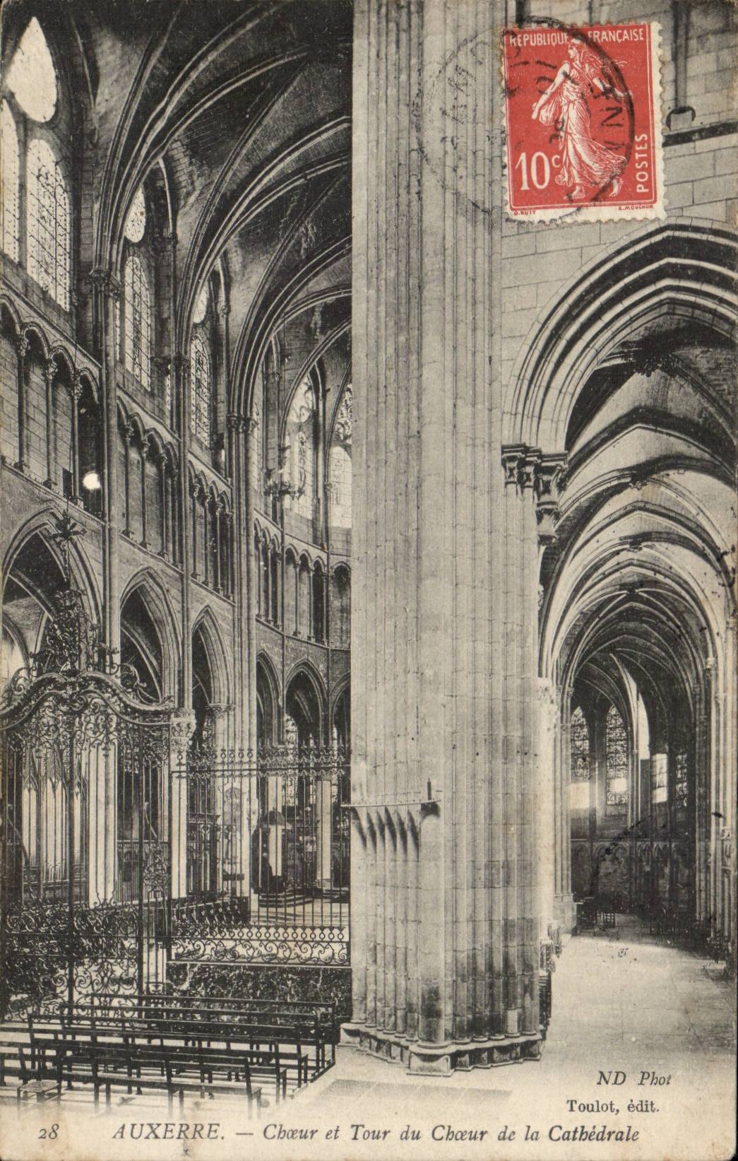 CPA Auxerre Choeur et tour du choeur de la cathedrale