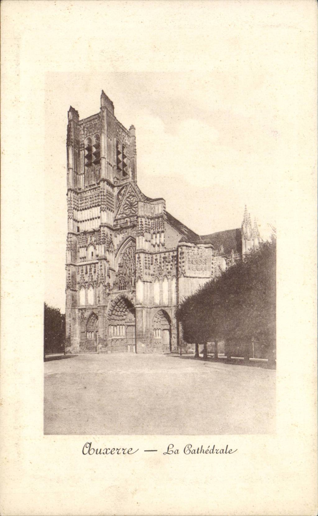 CPA Auxerre La cathedrale
