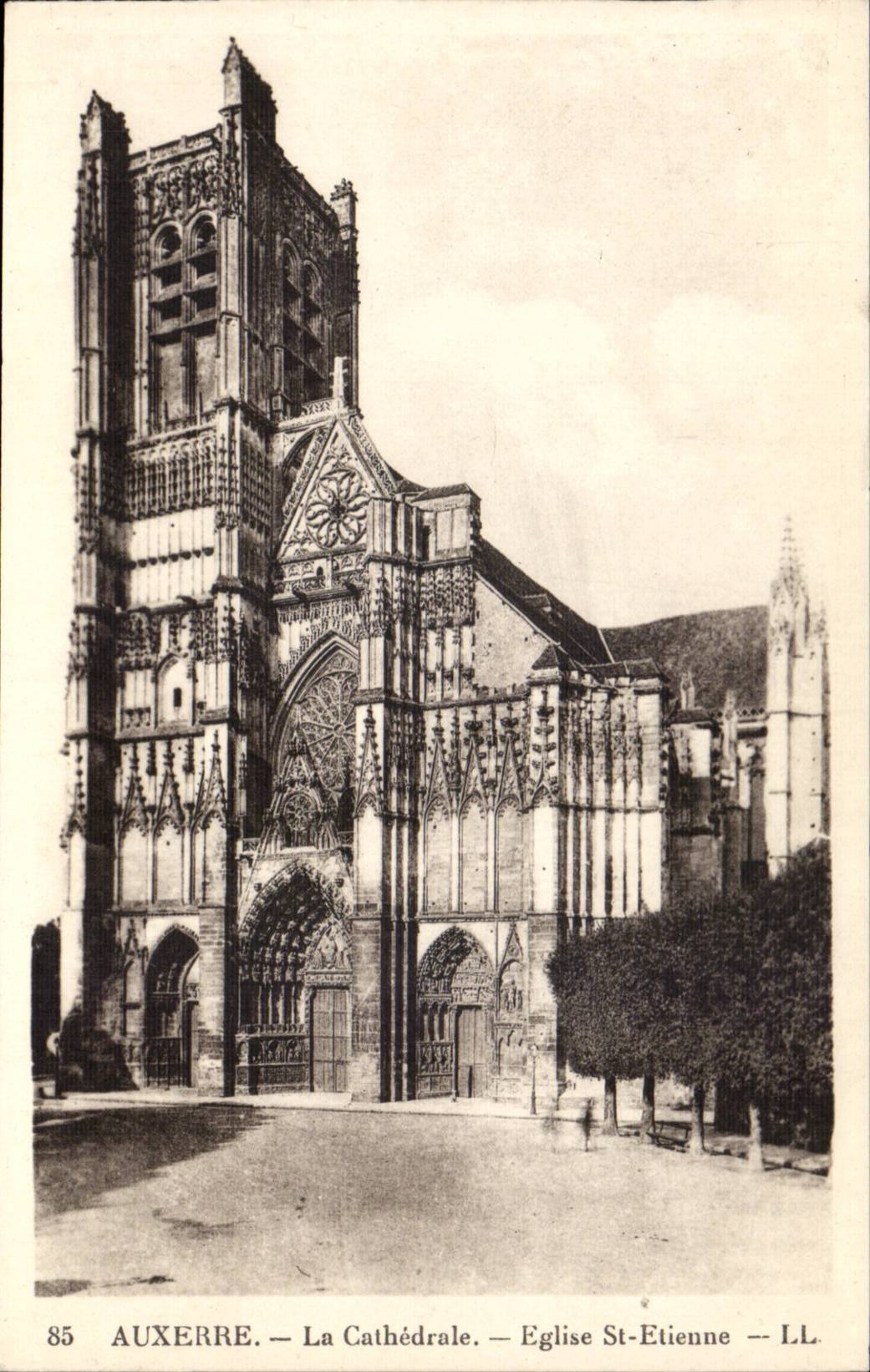CPA Auxerre La cathedrale Eglise St Etienne