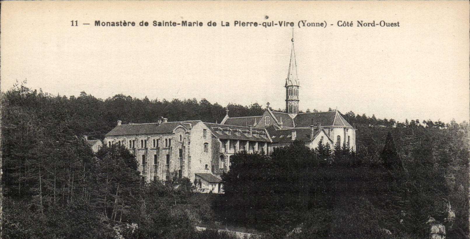 Monastère de Sainte-Marie de La Pierre-qui-Vire (Yonne) — Côté Nord-Ouest — Éditeur Unis-France, n°11