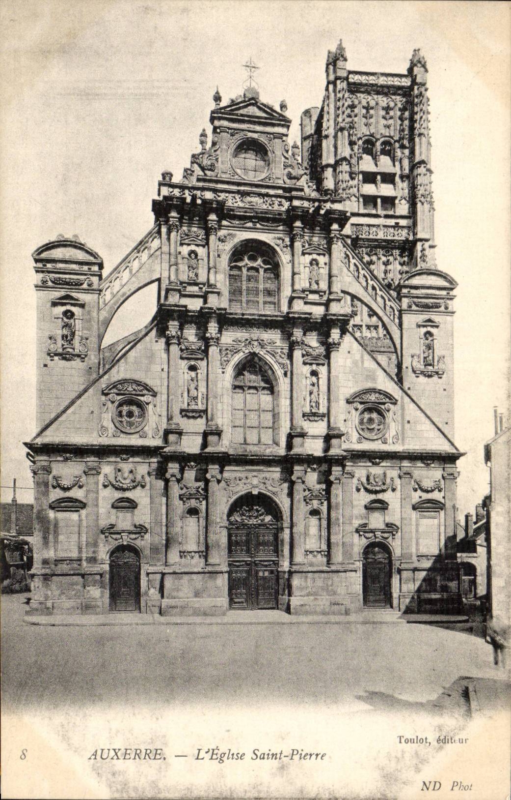 CPA Auxerre L'eglise Saint Pierre