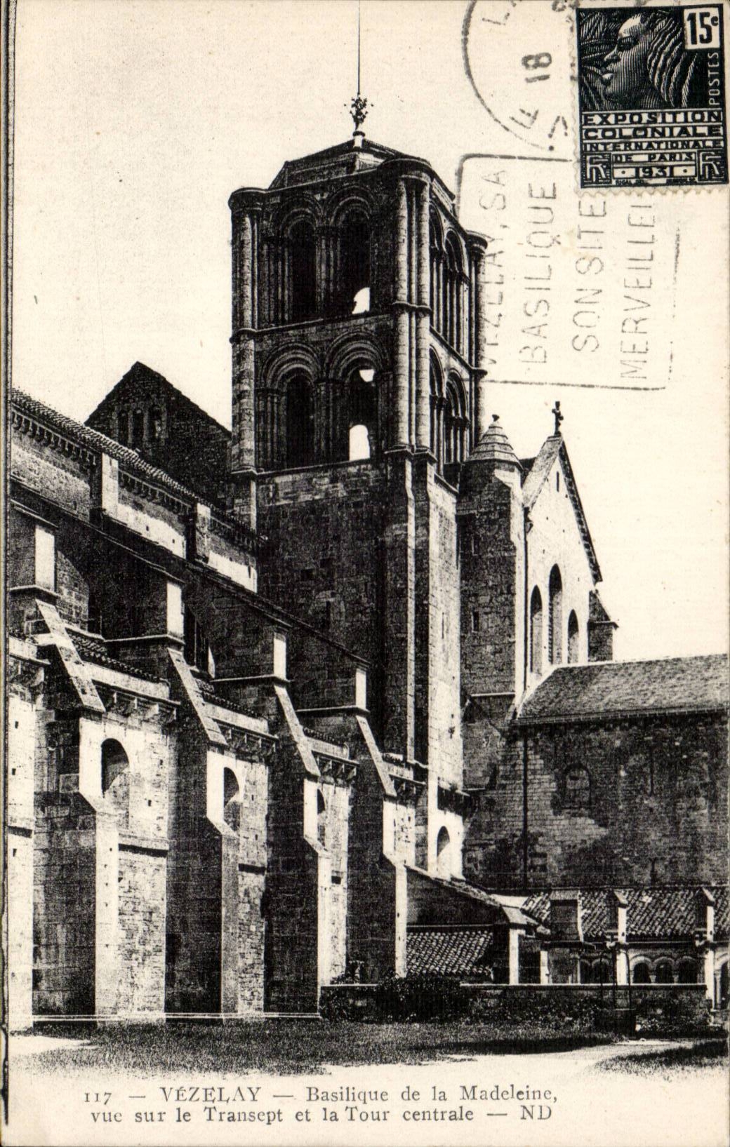 VÉZELAY — Basilique de la Madeleine, vue sur le Transept et la Tour centrale — Éditeur : Levy & Neurdein, n° 117