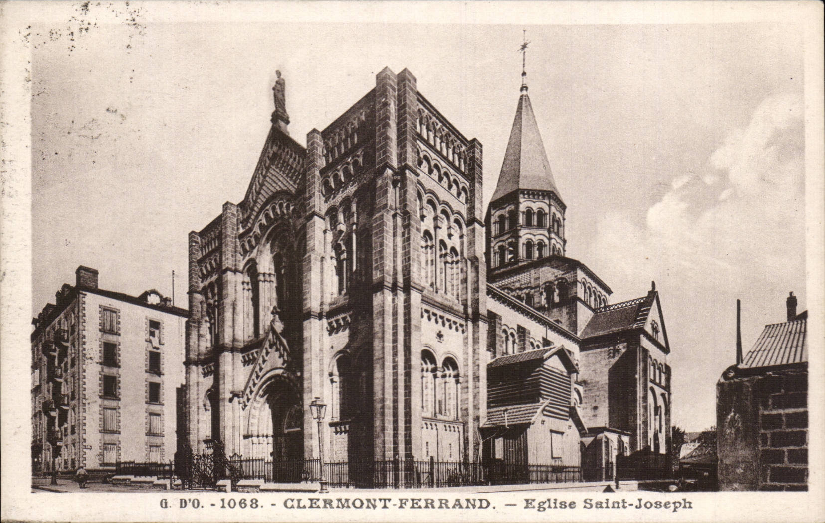 Clermont-Ferrand — Église Saint-Joseph — G. D'O. - 1068