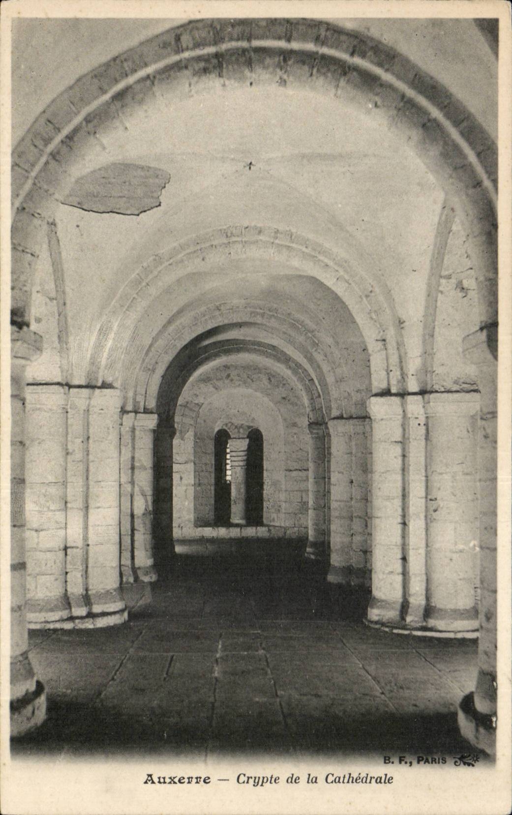 CPA Auxerre Crypte de la cathedrale