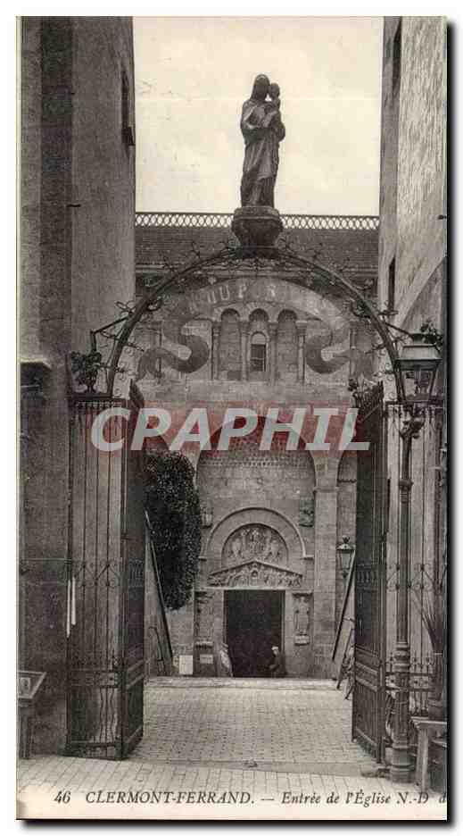 CPA Clermont Ferrand Entree de l'eglise ND du port