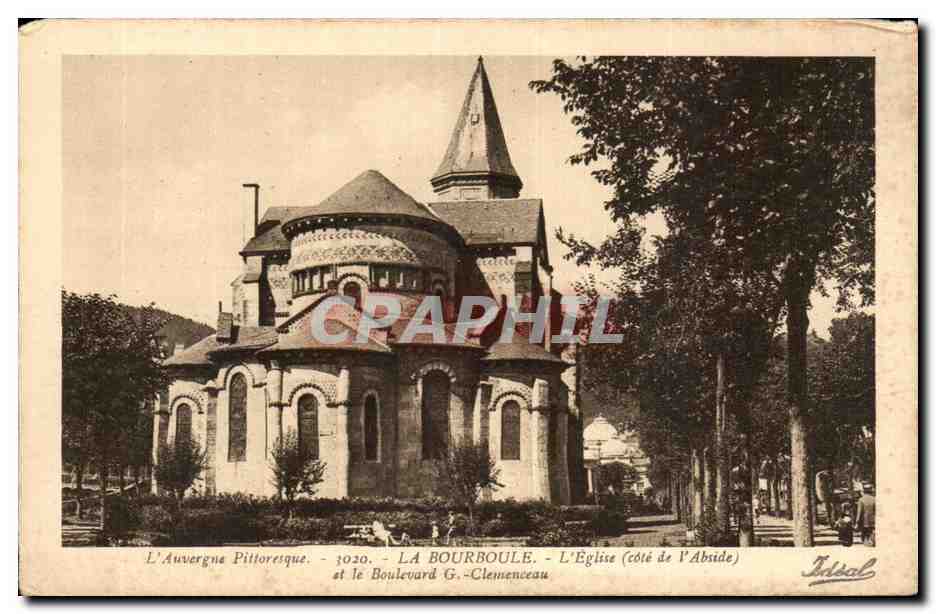 CPA La Bourboule L'eglise (cote de l'abside) et le boulevard de G Clemenceau