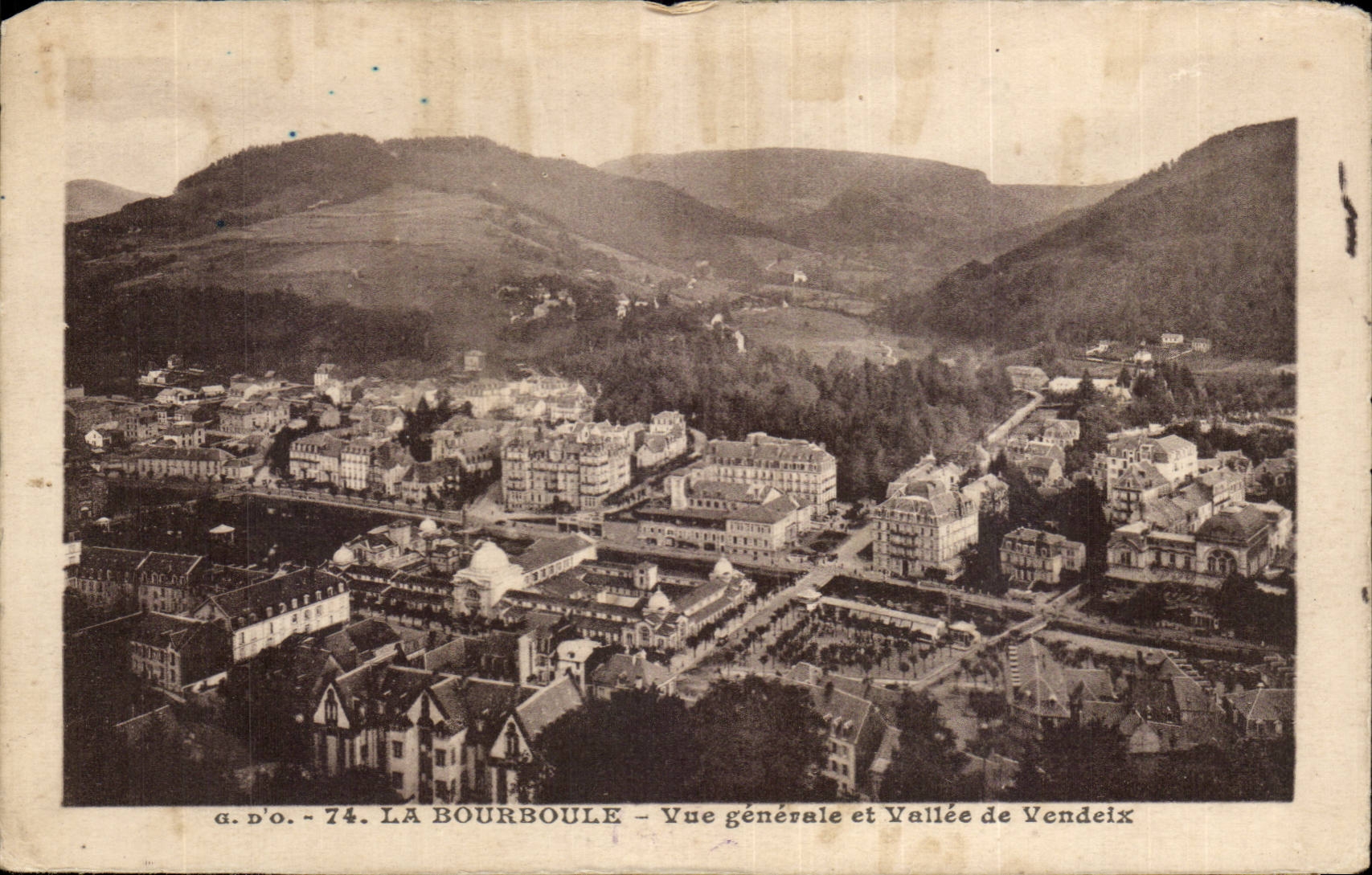 CPA La Bourboule Vue generale et vallee de Vendeix