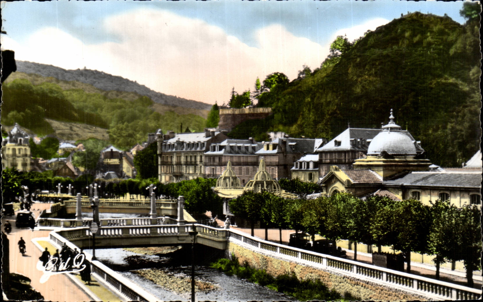 CPSM La Bourboule Quais et ponts de la Dordogne La Roche des fees