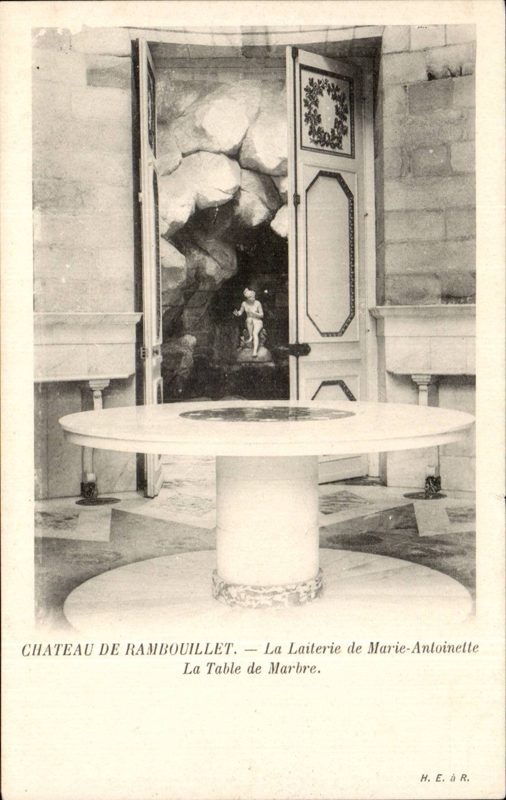 Château de Rambouillet — La Laiterie de Marie-Antoinette — La Table de Marbre