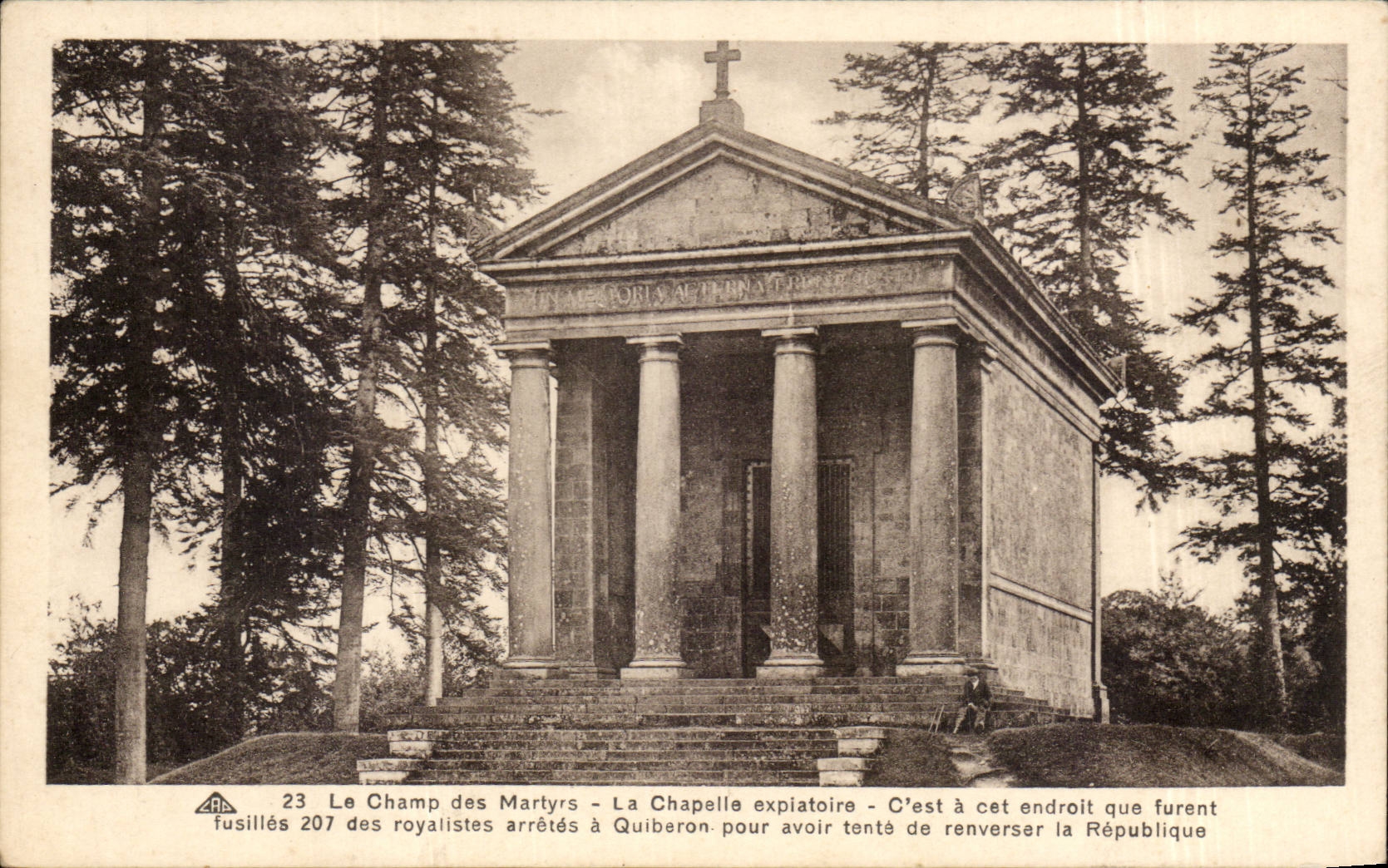 Le Champ des Martyrs - La Chapelle expiatoire à Quiberon — éditeur CPAHIL, n°23