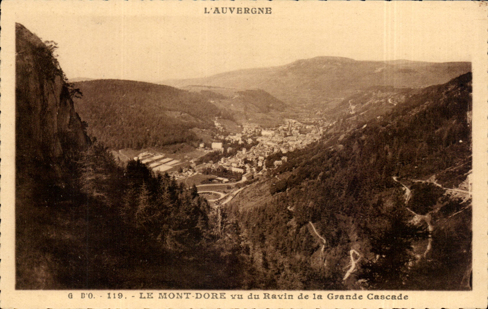 CPA Le Mont Dore vu du ravin de la grande cascade