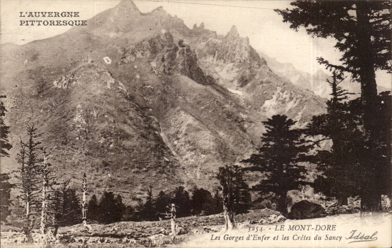 CPA Le Mont Dore Les gorges d'enfer et les cretes du Sancy