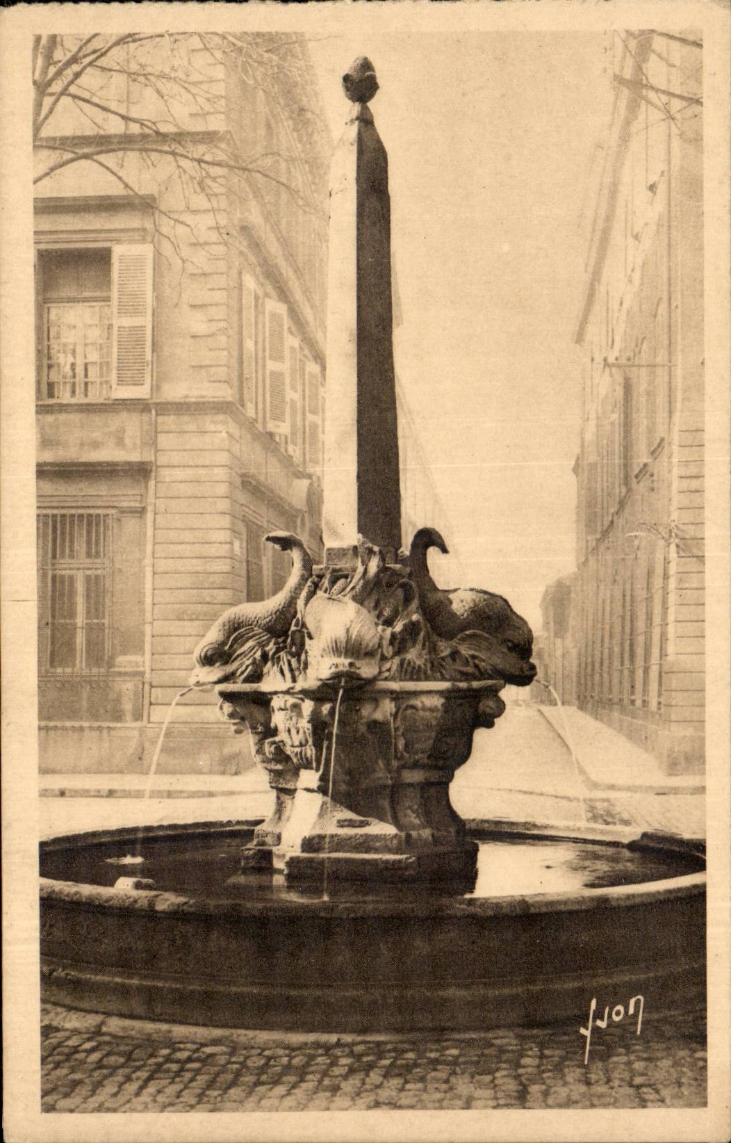 Aix en Provence - Fontaine des Quatre Dauphins - CPA 