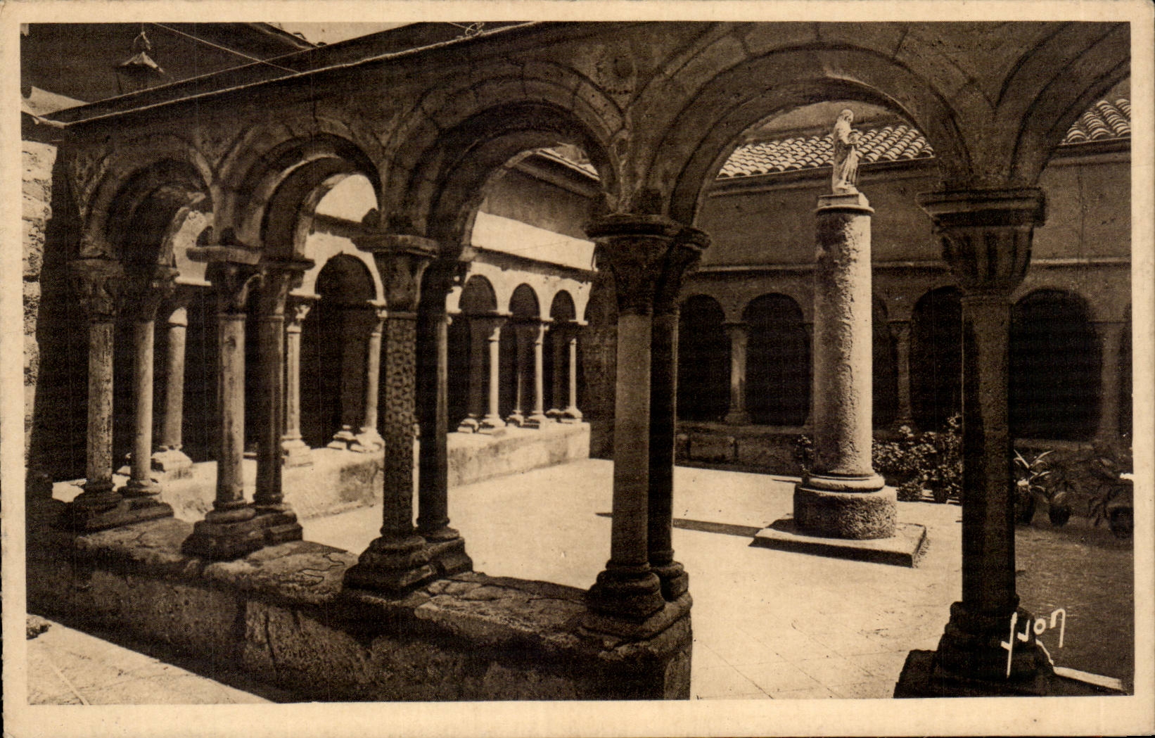 Aix en Provence - Cathedrale de Saint Sauveur - CPA 