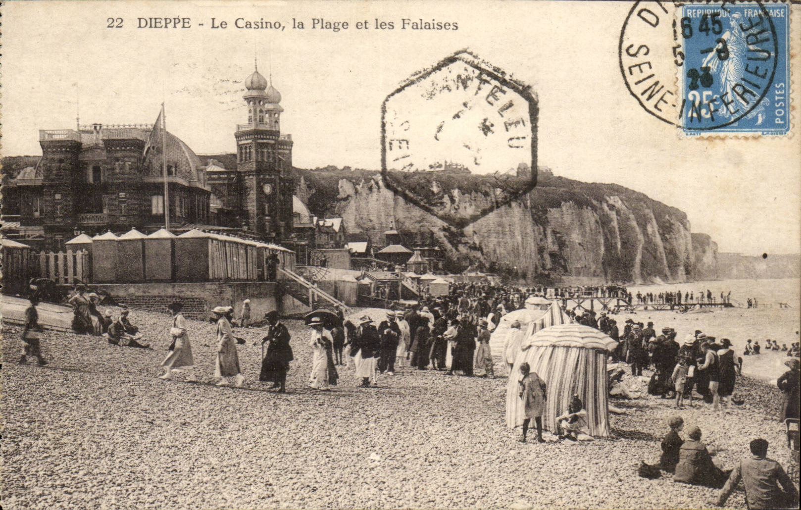 CPA Dieppe Le casino la plage et les falaises
