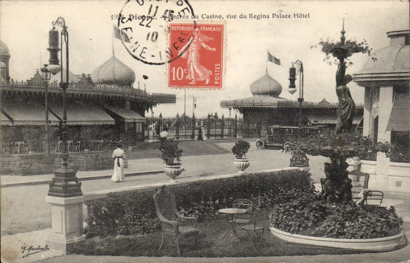 CPA Dieppe Entree du casino vue du Regina Palace Hotel