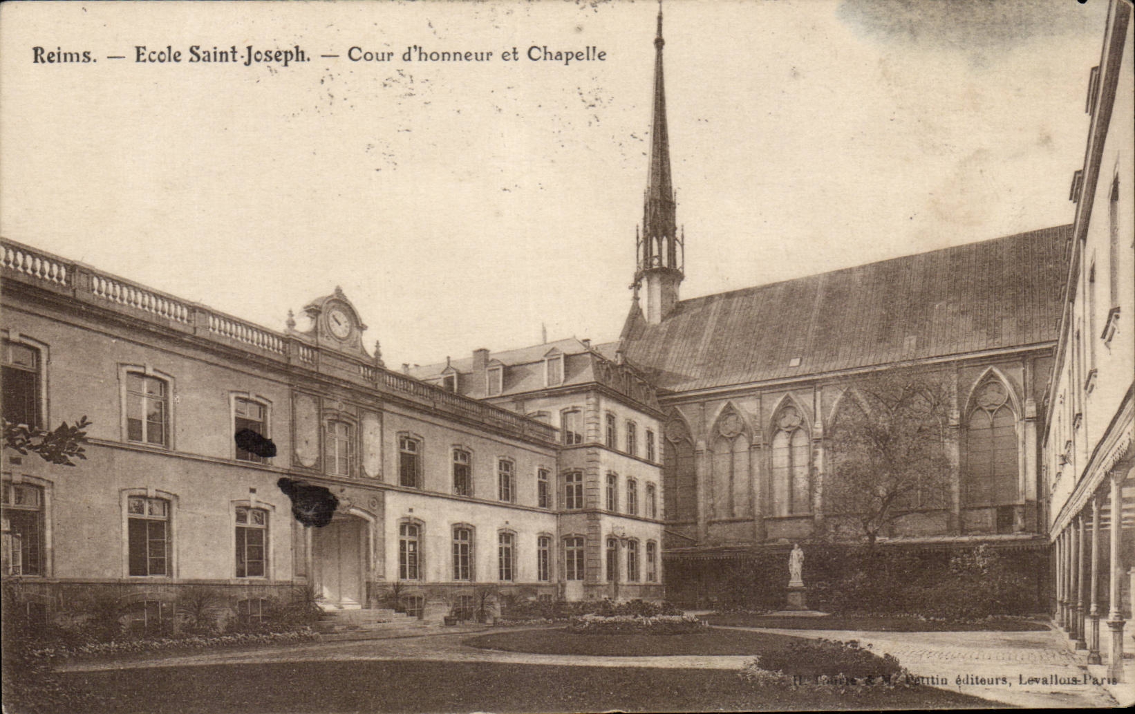 Reims — École Saint-Joseph — Cour d'honneur et Chapelle — De Paché & M. Battin éditeurs, Levallois-Paris