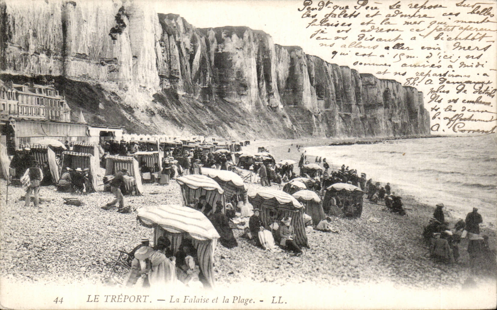 CPA Le Treport La falaise et la plage