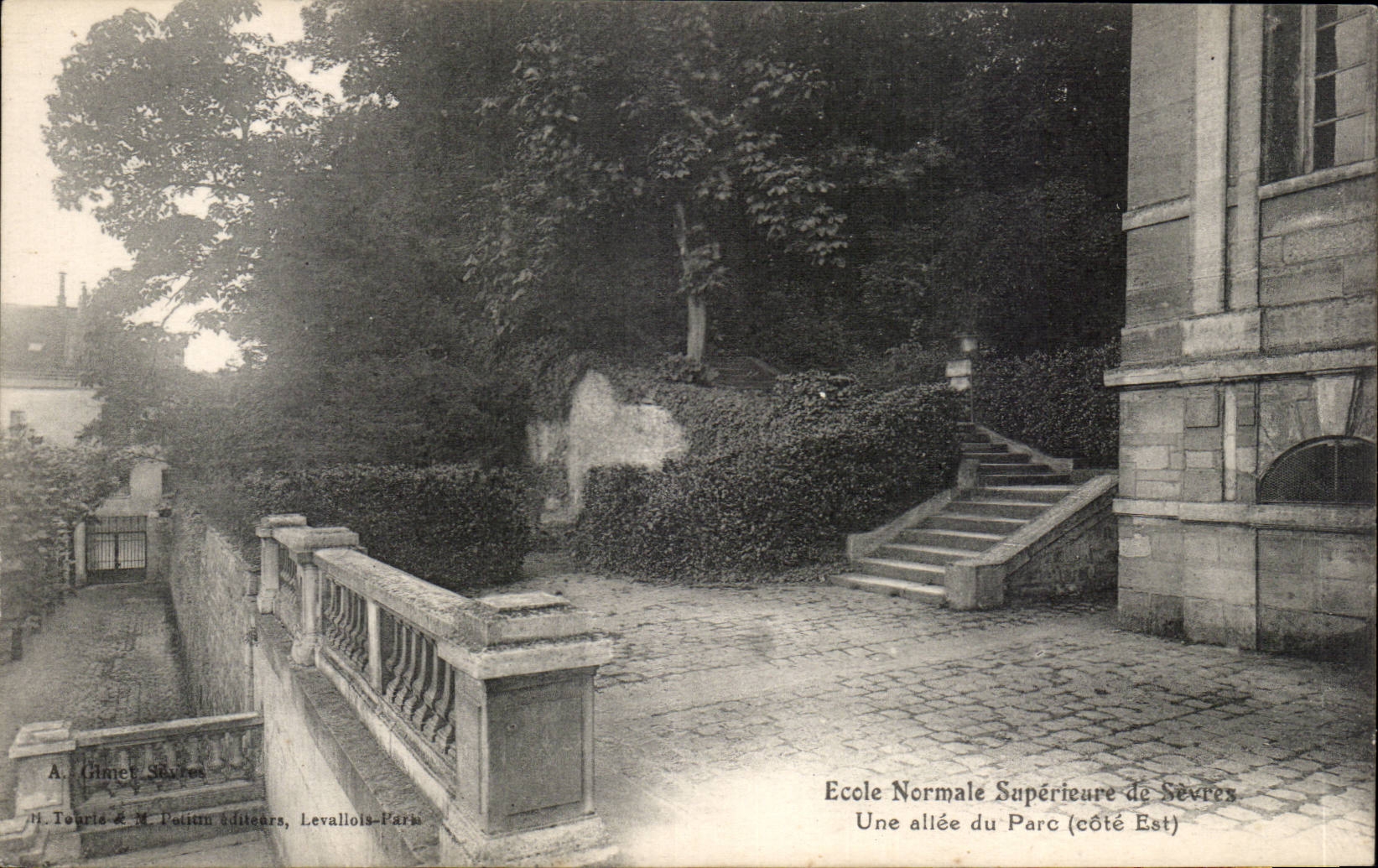 CPA Ecole normale superieure de Sevres Une allee du parc