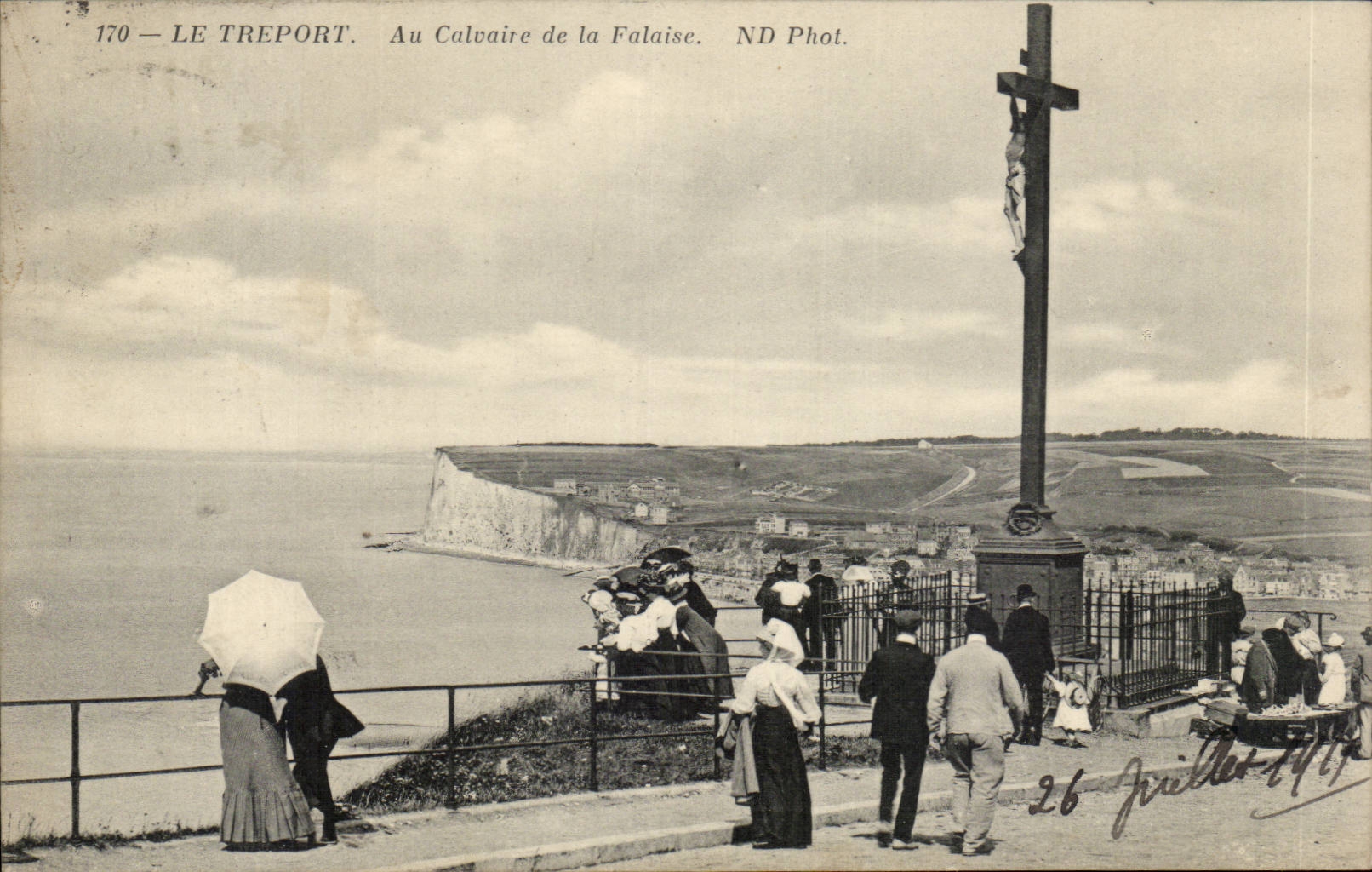 CPA Le Treport Au calvaire de la falaise
