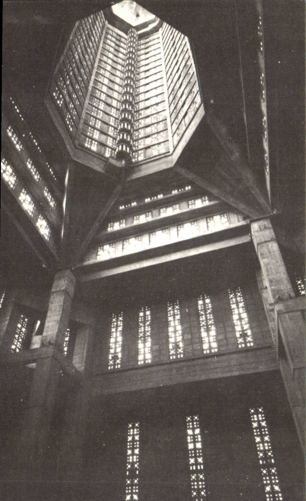 CPA Le Havre Eglise St Joseph Vue interieure