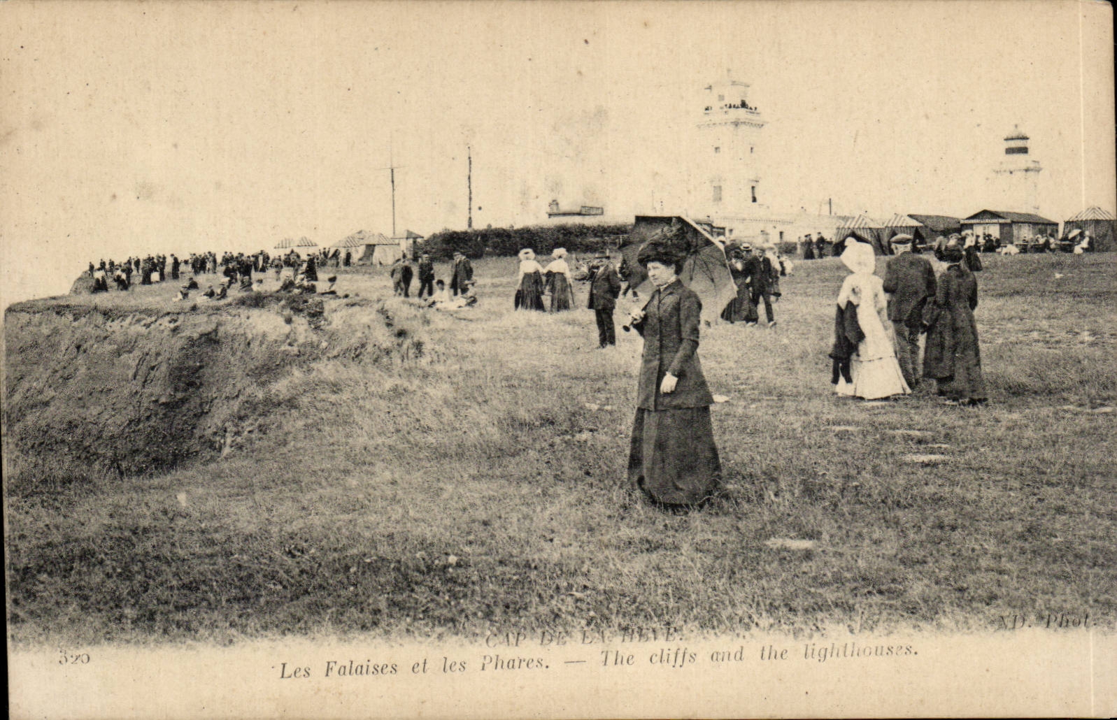 CPA Le Havre Cap de la Have Les falaises et les phares lighthouse