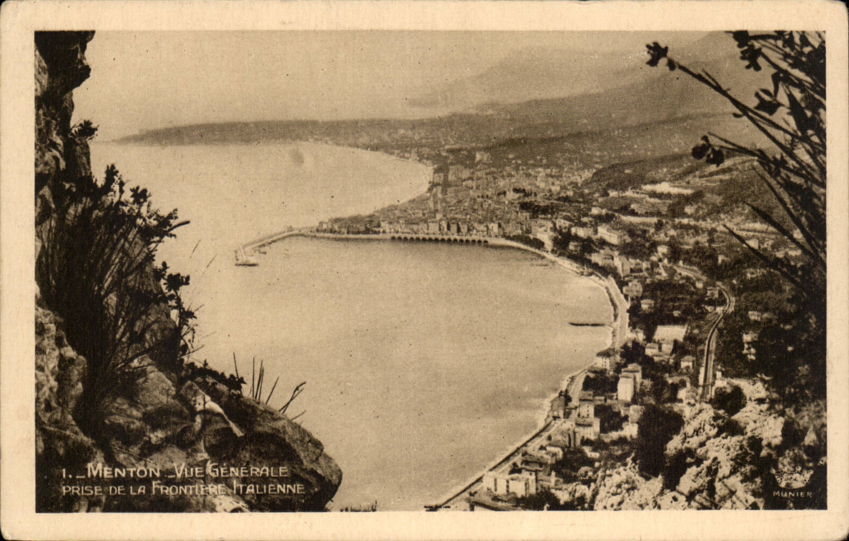 CPA Menton Vue generale prise de la frontiere italienne