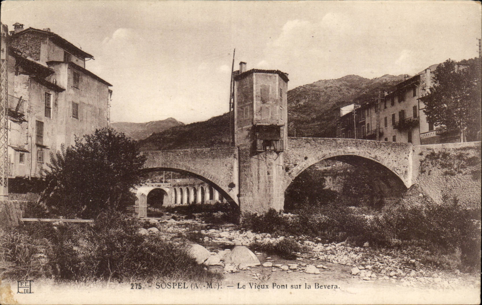 CPA Sospel Le vieux pont sur la Bevera