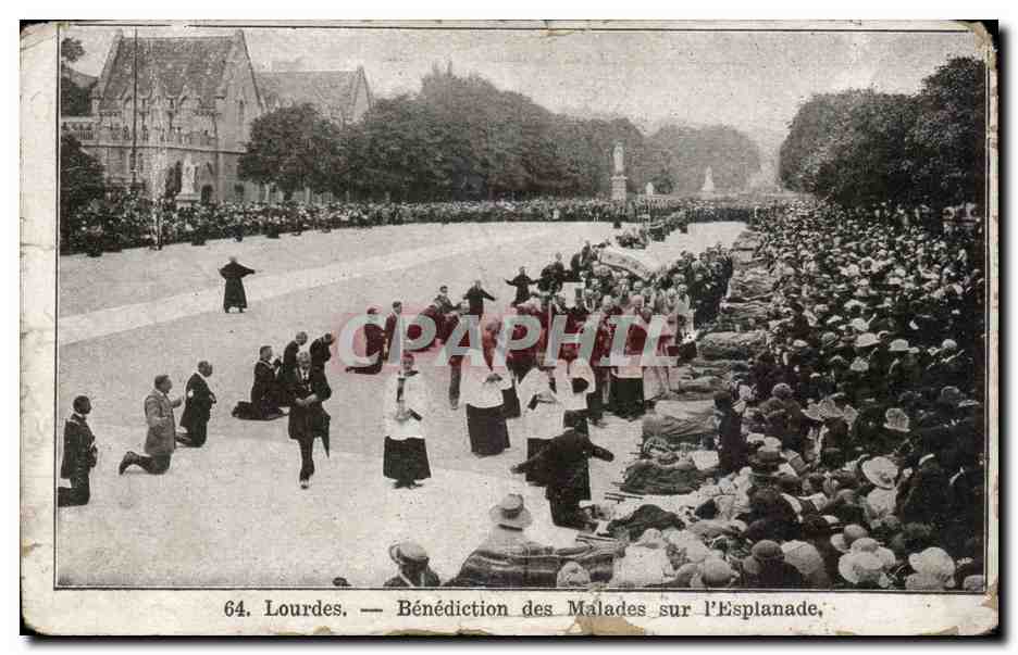 Lourdes — Bénédiction des Malades sur l'Esplanade — CPAPHIL n°64