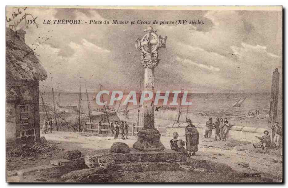 CPA Le Treport Place du Musoir et croix de guerre (15eme)