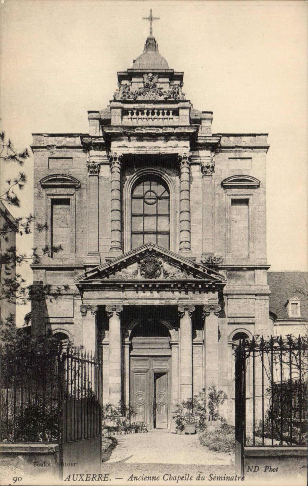 CPA Auxerre Ancienne chapelle du seminatre