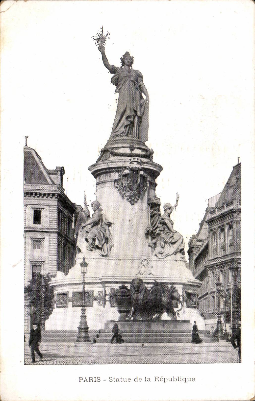 Paris CPA Statue de la Republique