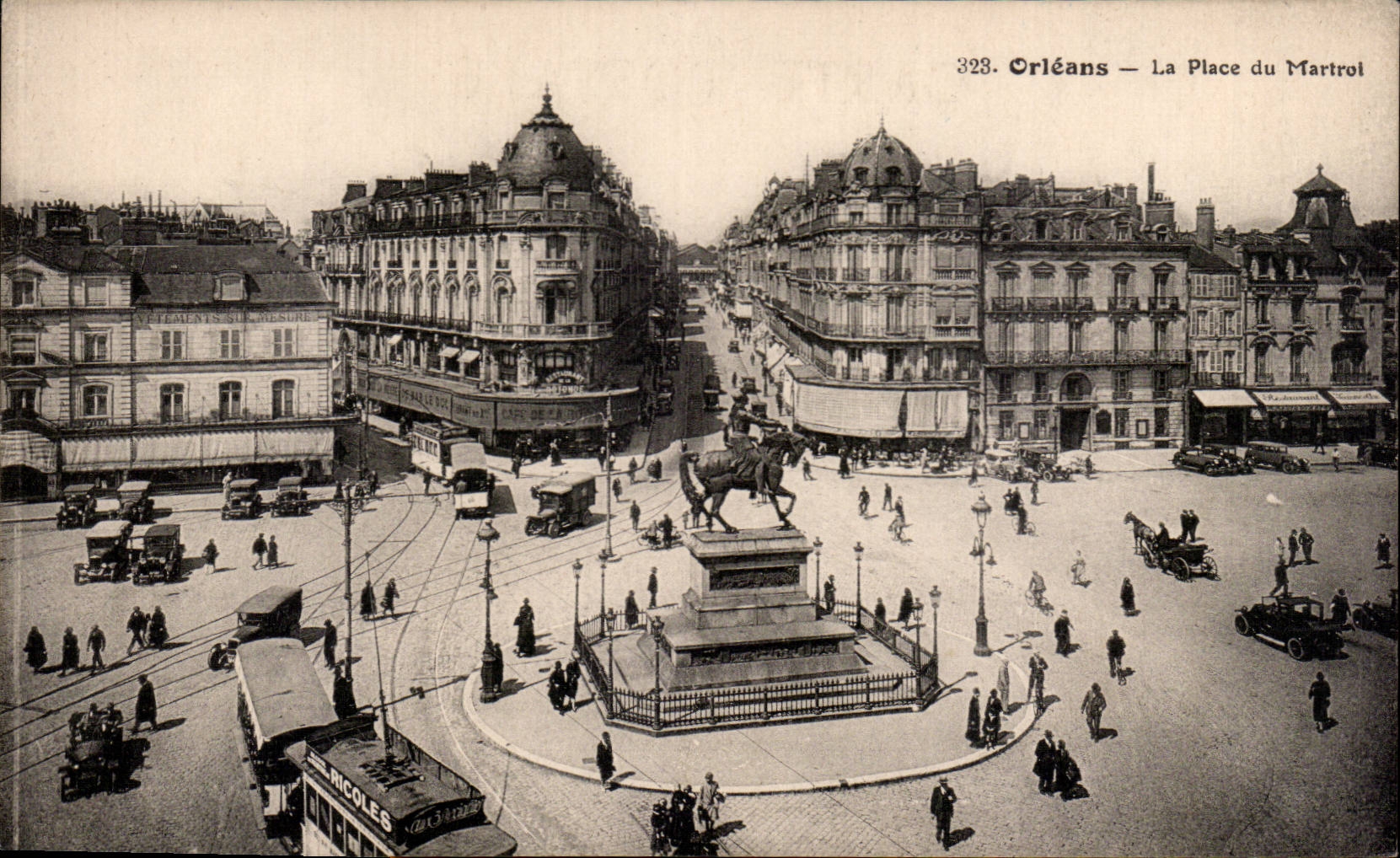 CPA Orleans La place du Martroi