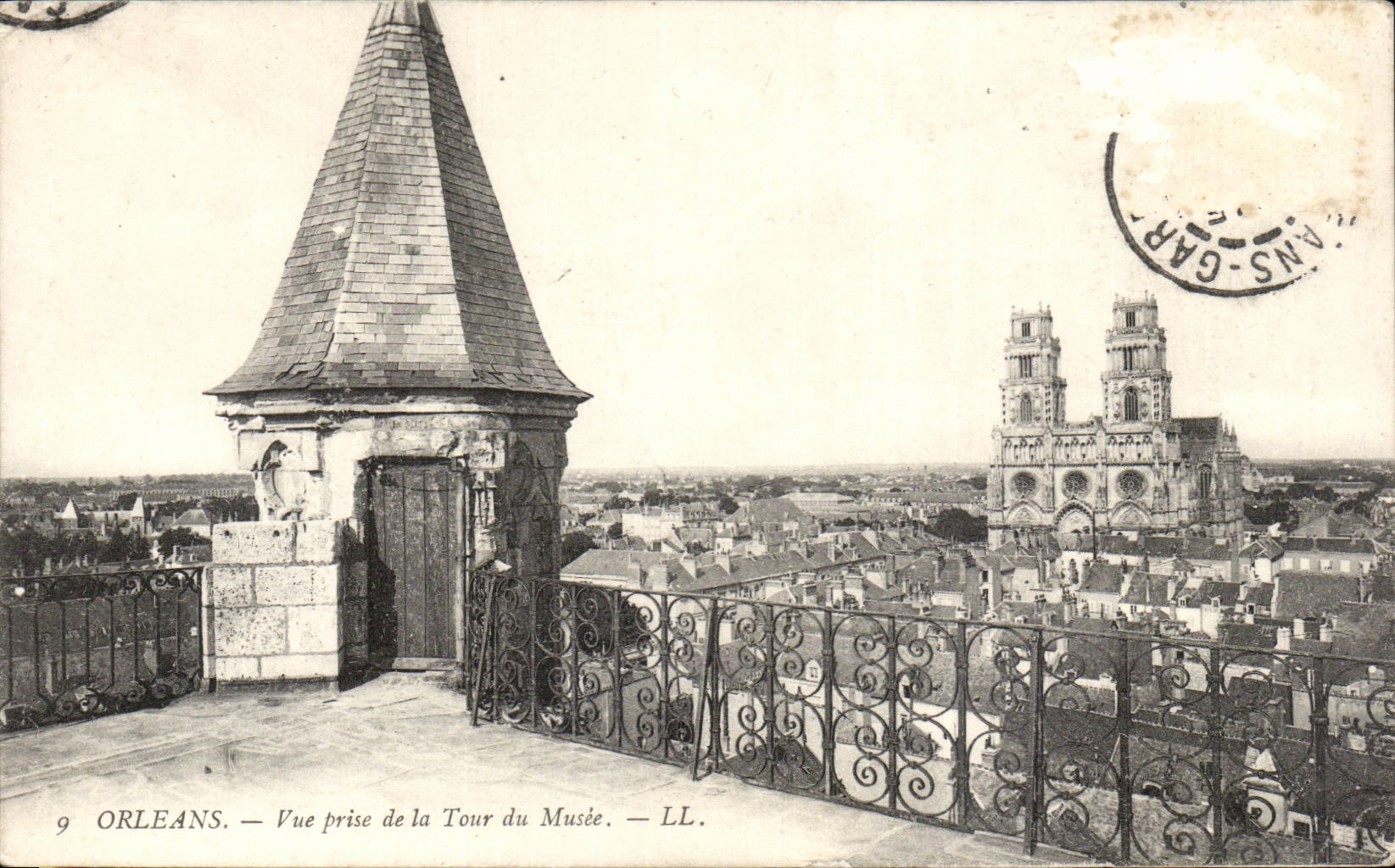 Orléans — Vue prise de la Tour du Musée — LL.