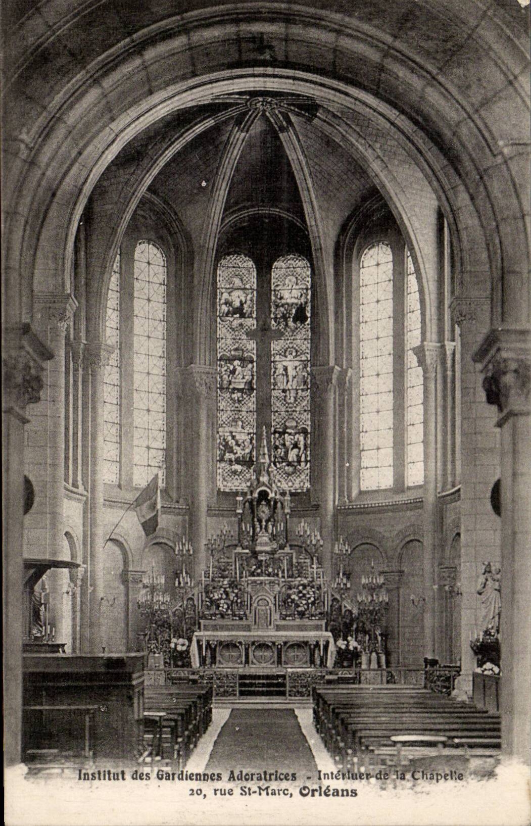 Intérieur de la chapelle — Institut des Gardiennes Adoratrices — 20, rue St-Marc, Orléans