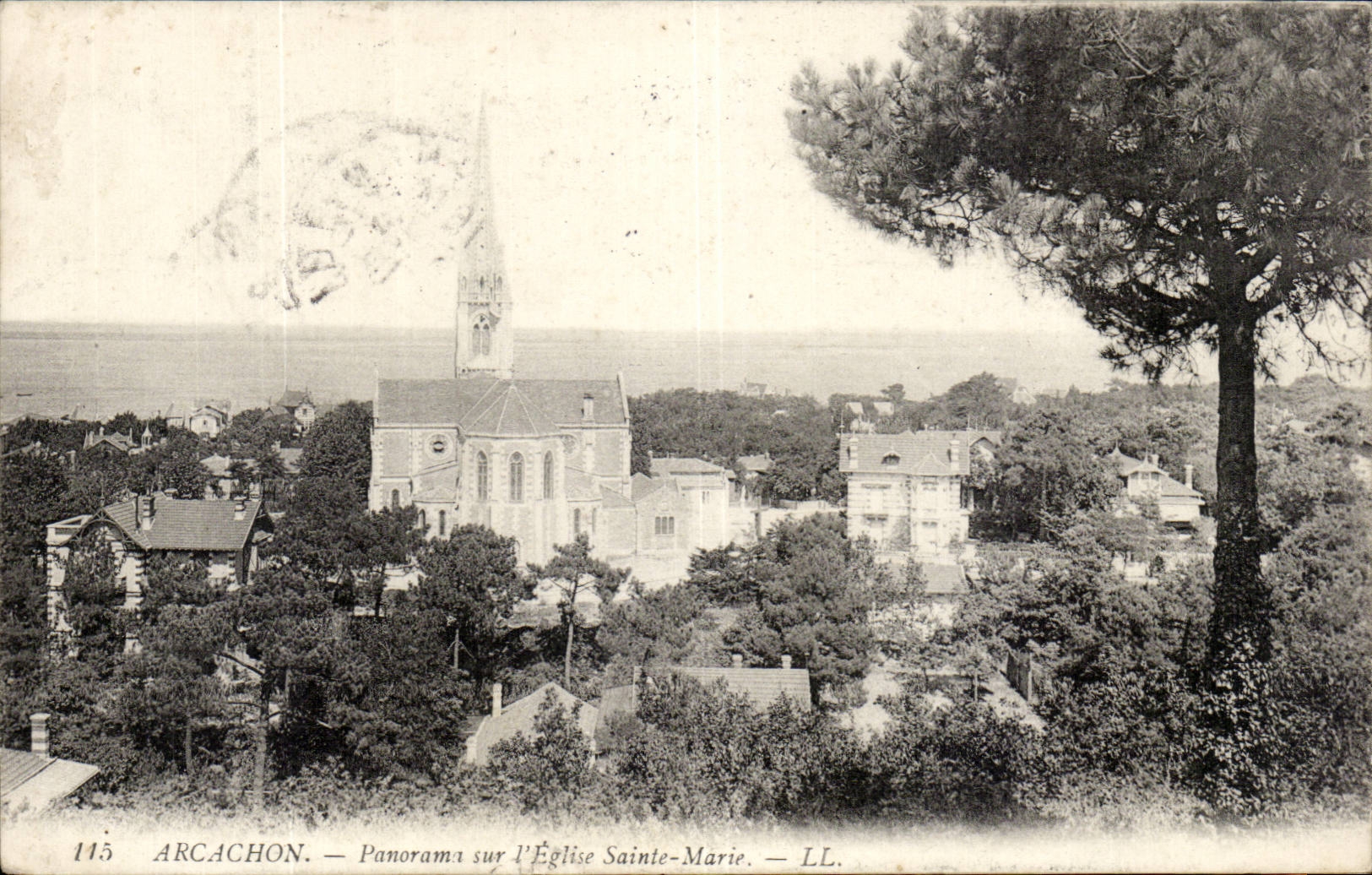 Arcachon — Panorama sur l'Église Sainte-Marie — LL. n°115
