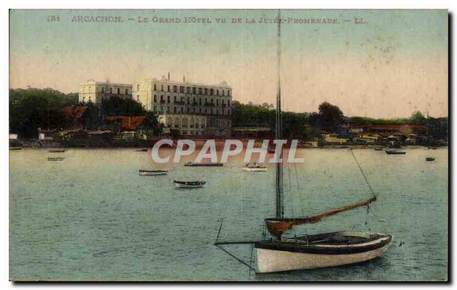 Arcachon CPA Le grand hotel vu de la jetee promenade