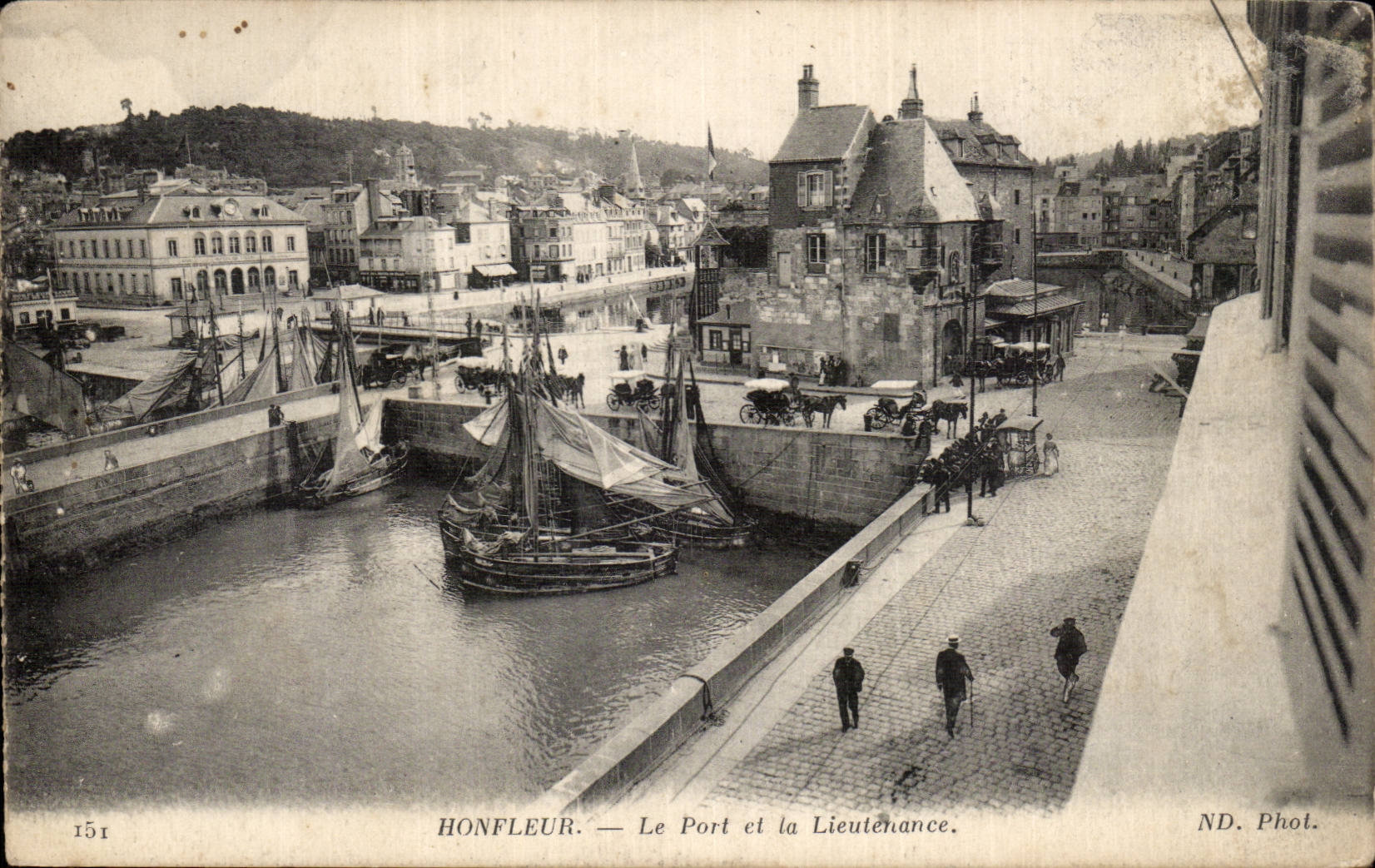HONFLEUR — Le Port et la Lieutenante. — ND. Phot. — N° 151