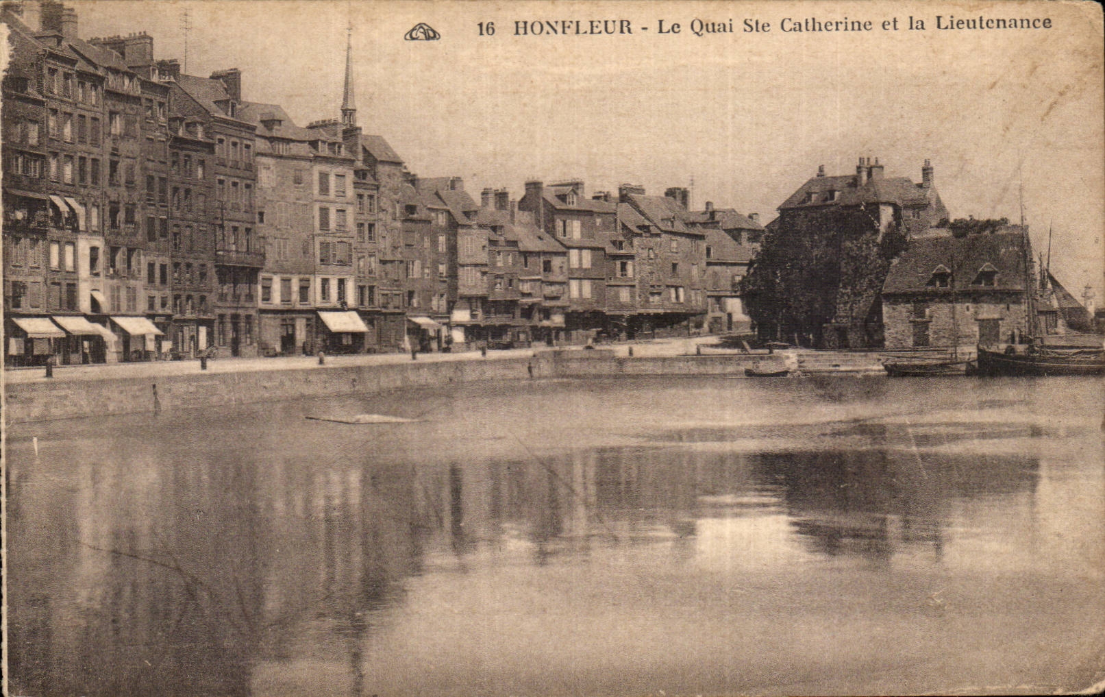 Honfleur — Le Quai Sainte-Catherine et la Lieutenante
