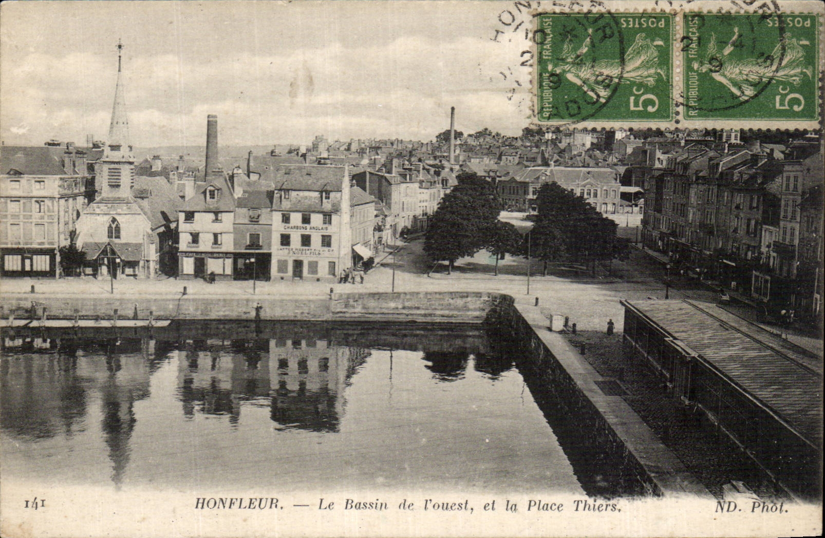 Honfleur — Le Bassin de l'Ouest, et la Place Thiers — ND. Phot.
