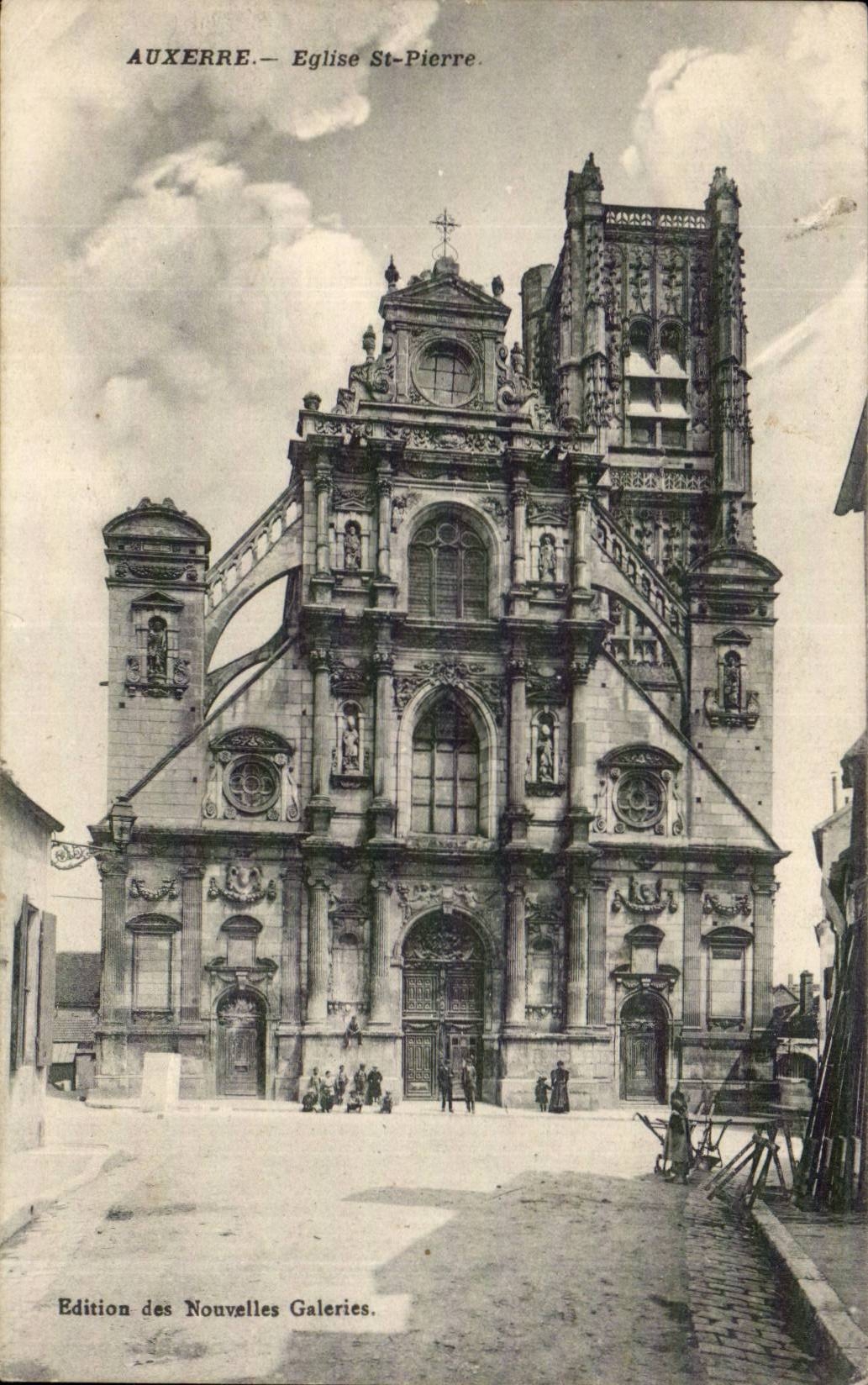 CPA Auxerre Eglise St Pierre