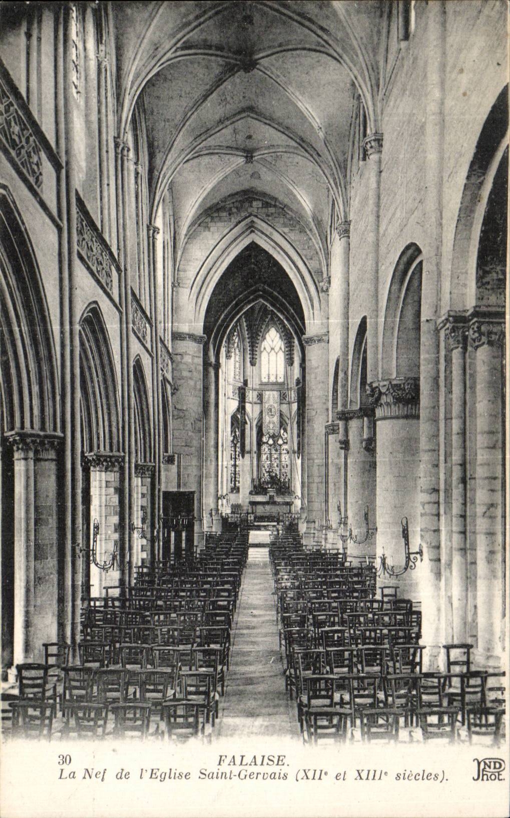CPA Falaise La nef de l'eglise Saint Gervais